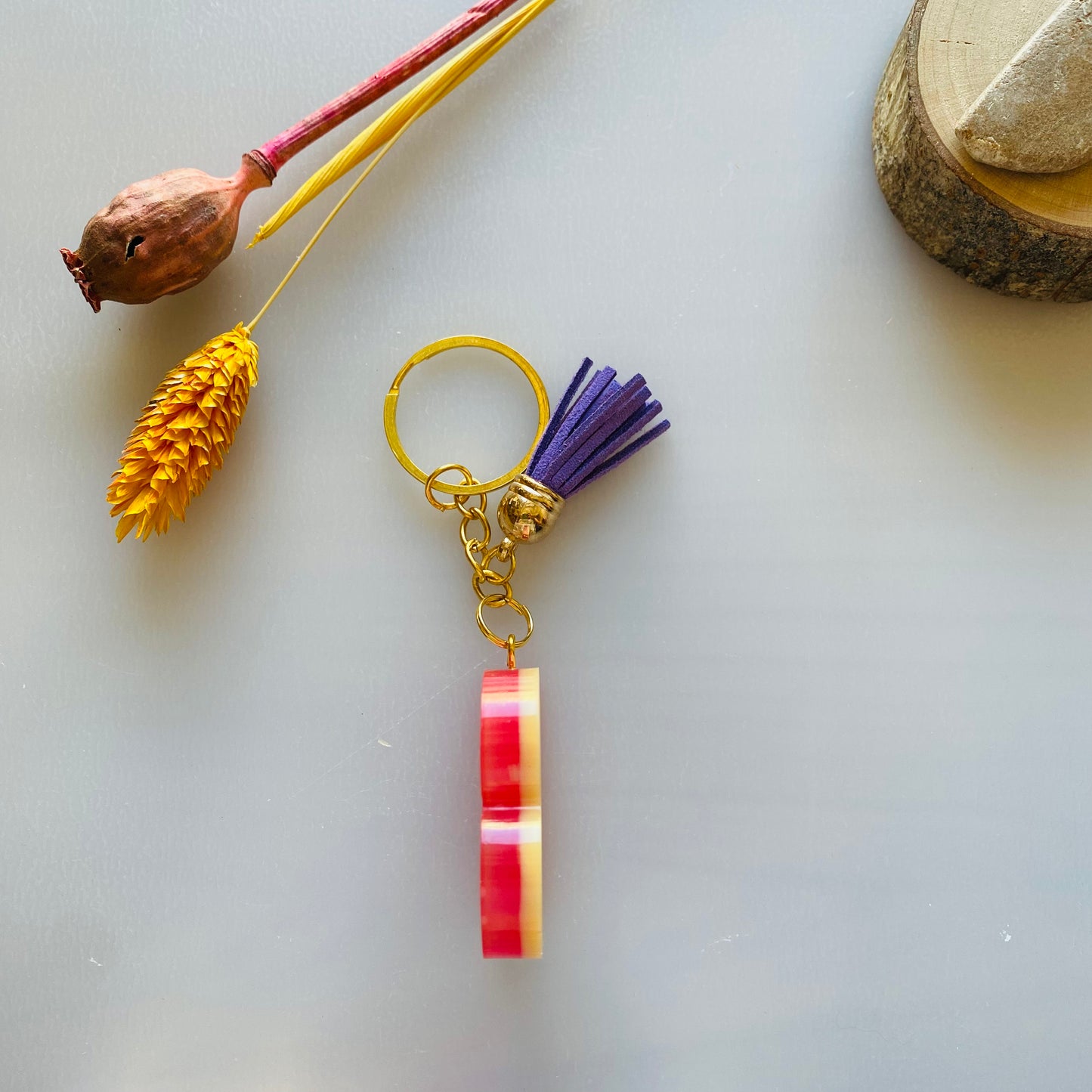 B - gouden bloemetjes