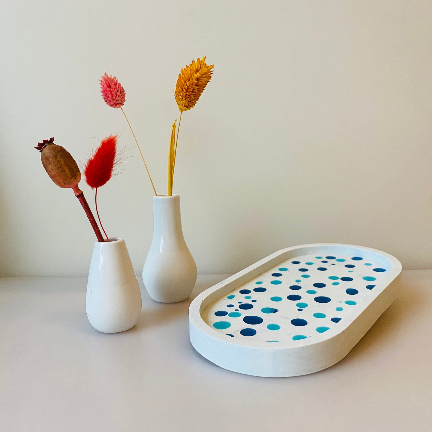 Ovaal - lichtblauw met aqua dots